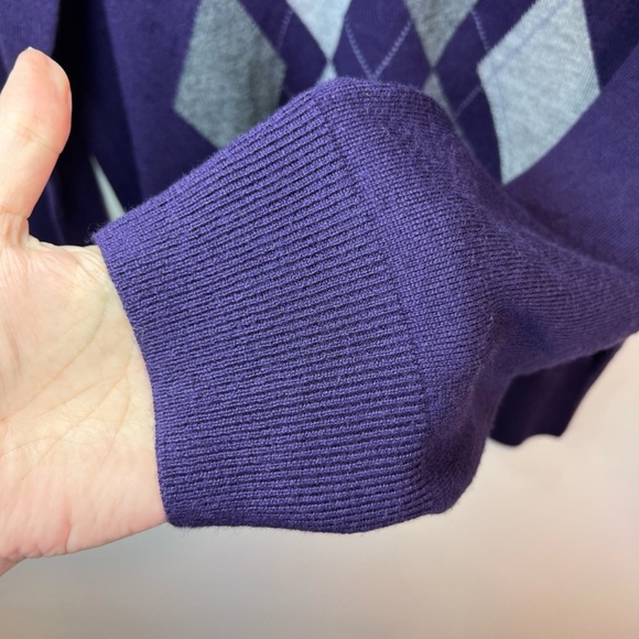 Banana Republic Men's Extra Fine Merino Wool Argyle Sweater Purple V-Neck  Large - Picture 5 of 13